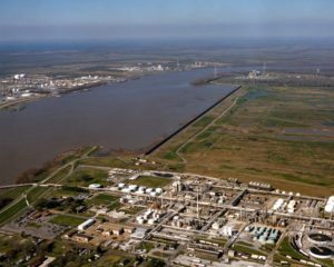 https://commons.wikimedia.org/wiki/File:Bonnet_Carre_Spillway_aerial_view_west.jpg